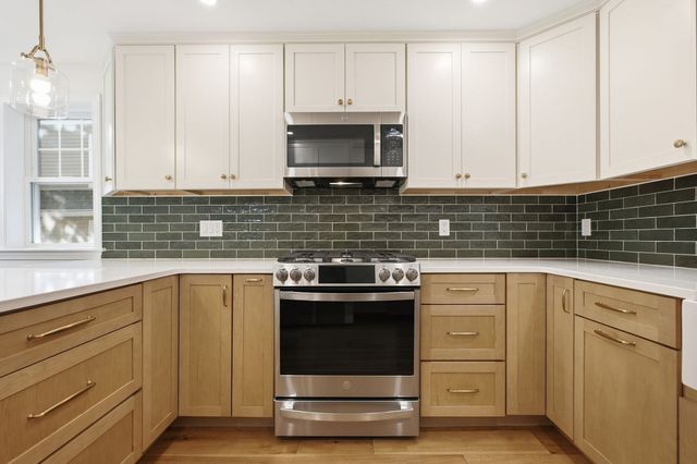 330 Haven St, Reading, MA 01867