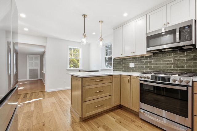 330 Haven St, Reading, MA 01867
