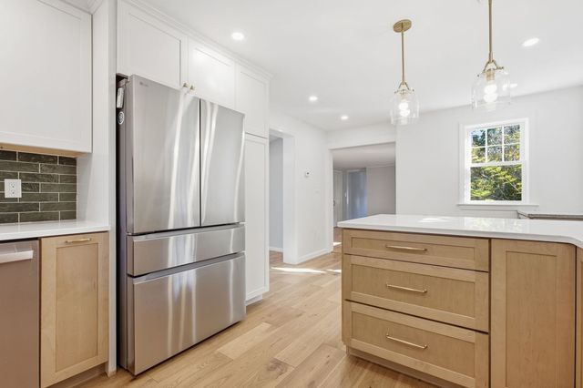 330 Haven St, Reading, MA 01867