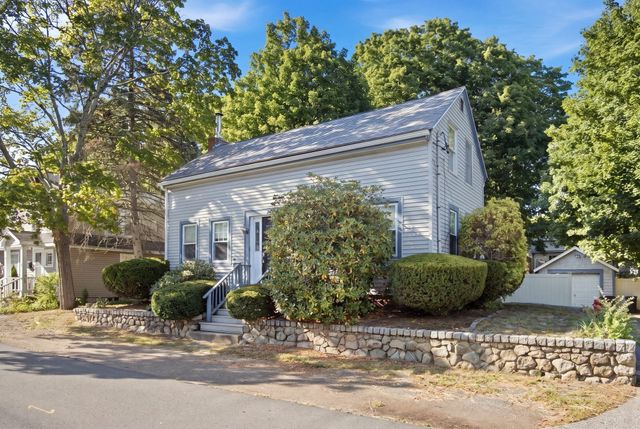 330 Haven St, Reading, MA 01867