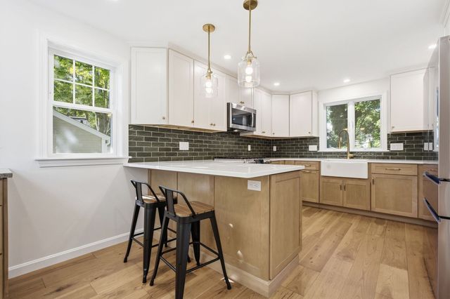 330 Haven St, Reading, MA 01867