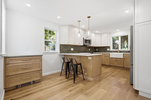 330 Haven St, Reading, MA 01867