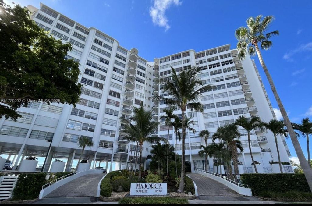 11930 N Bayshore Drive Ph10, North Miami, FL 33181