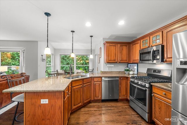 105 Sharon Court, North Aurora, IL 60542