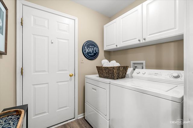 105 Sharon Court, North Aurora, IL 60542