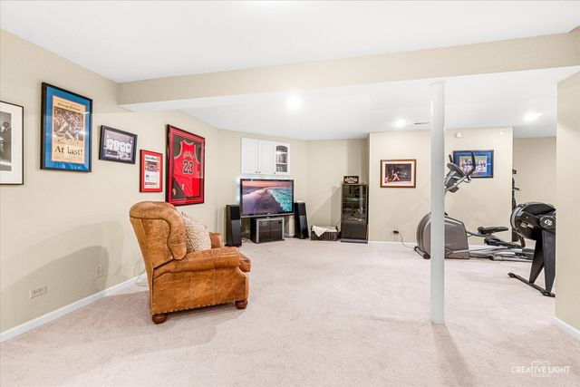 105 Sharon Court, North Aurora, IL 60542