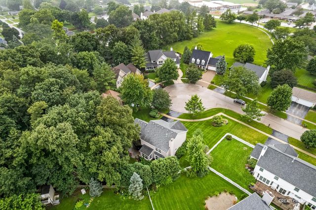 105 Sharon Court, North Aurora, IL 60542