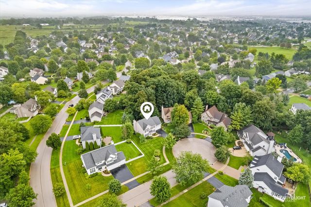 105 Sharon Court, North Aurora, IL 60542