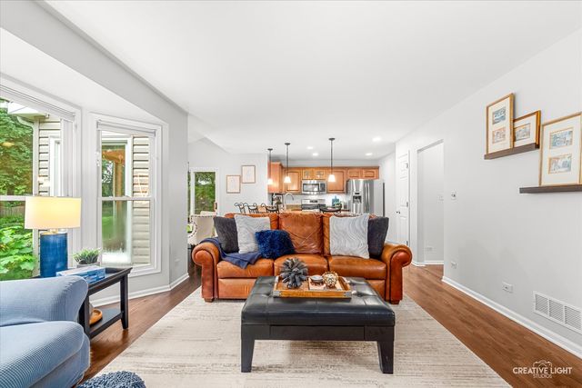 105 Sharon Court, North Aurora, IL 60542