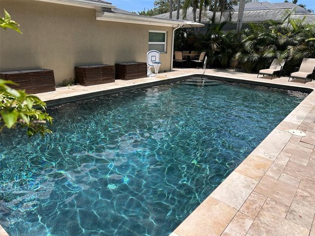 136 25TH AVENUE N, St Petersburg, FL 33704