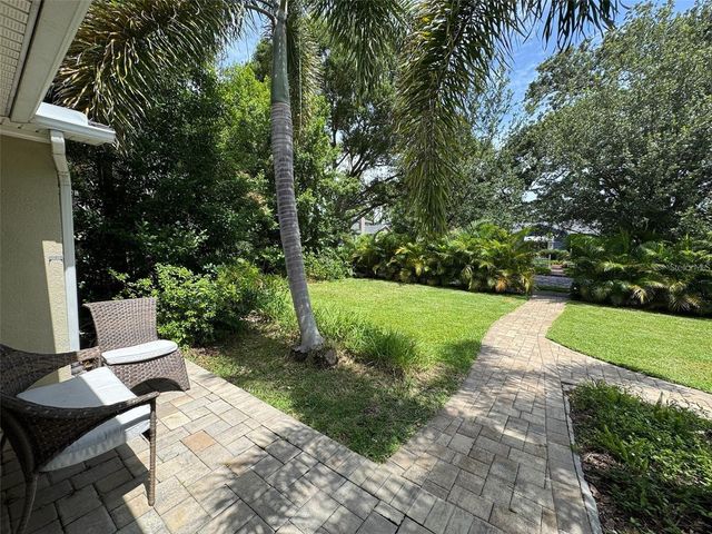 136 25TH AVENUE N, St Petersburg, FL 33704