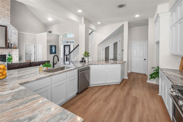 442 Shady Creek Drive, Bryan, TX 77808