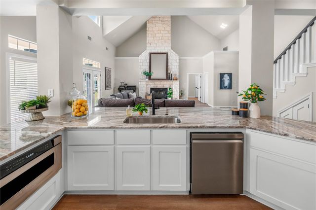 442 Shady Creek Drive, Bryan, TX 77808