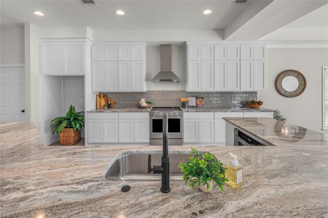 442 Shady Creek Drive, Bryan, TX 77808