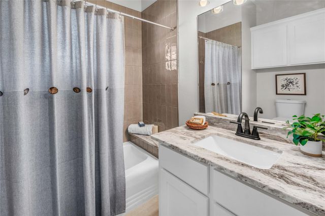 442 Shady Creek Drive, Bryan, TX 77808