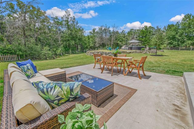 442 Shady Creek Drive, Bryan, TX 77808