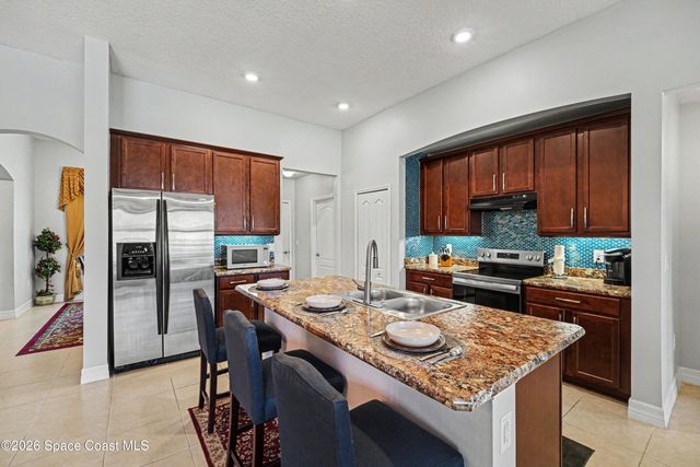1025 Morgan Circle NE, Palm Bay, FL 32905