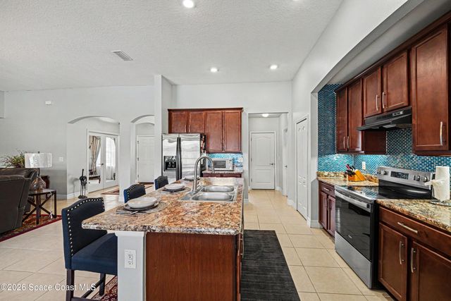 1025 Morgan Circle NE, Palm Bay, FL 32905
