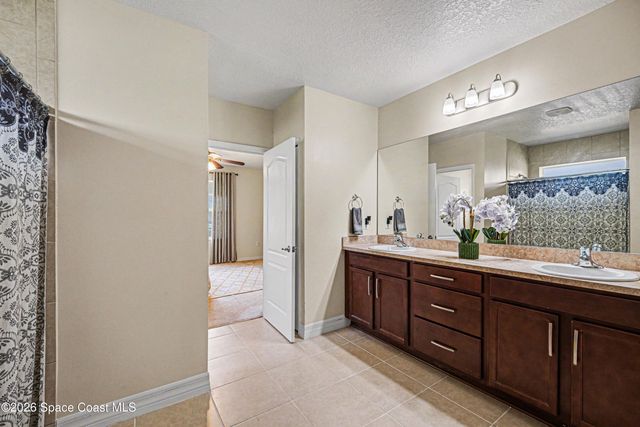 1025 Morgan Circle NE, Palm Bay, FL 32905