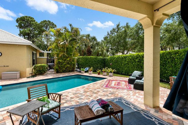 104 Kopsia Drive, Jupiter, FL 33458