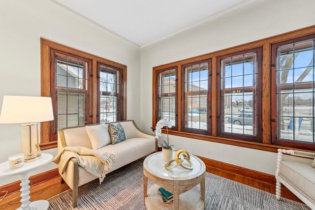 333 E Day AVENUE, Whitefish Bay, WI 53217