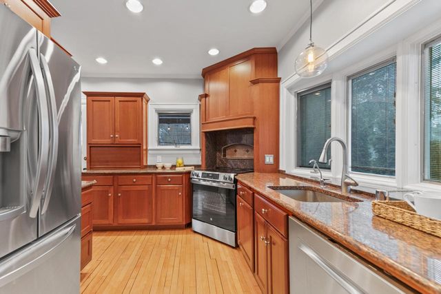 333 E Day AVENUE, Whitefish Bay, WI 53217