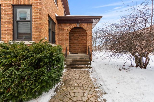 333 E Day AVENUE, Whitefish Bay, WI 53217
