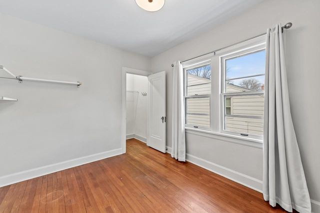 333 E Day AVENUE, Whitefish Bay, WI 53217