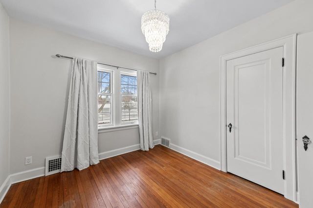 333 E Day AVENUE, Whitefish Bay, WI 53217