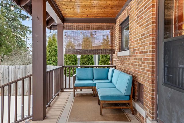 333 E Day AVENUE, Whitefish Bay, WI 53217