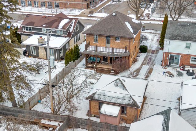 333 E Day AVENUE, Whitefish Bay, WI 53217