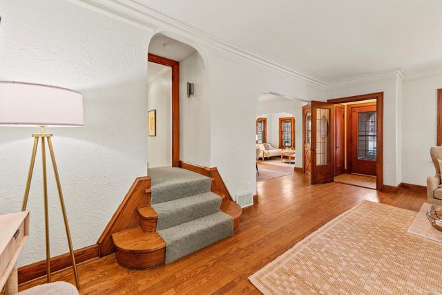 333 E Day AVENUE, Whitefish Bay, WI 53217