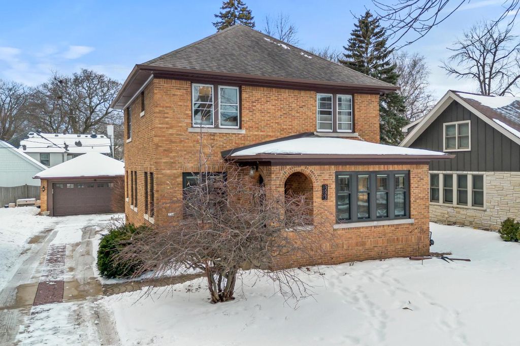 333 E Day AVENUE, Whitefish Bay, WI 53217