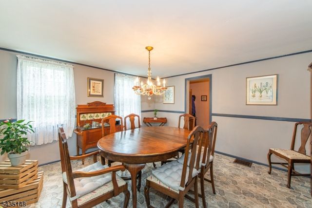 34 Unneberg Ave, Roxbury Twp., NJ 07876