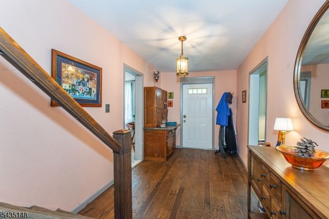 34 Unneberg Ave, Roxbury Twp., NJ 07876