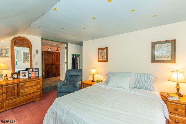 34 Unneberg Ave, Roxbury Twp., NJ 07876