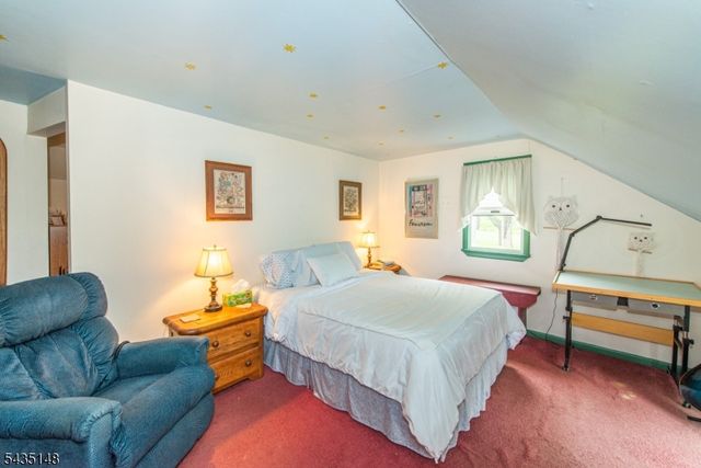 34 Unneberg Ave, Roxbury Twp., NJ 07876