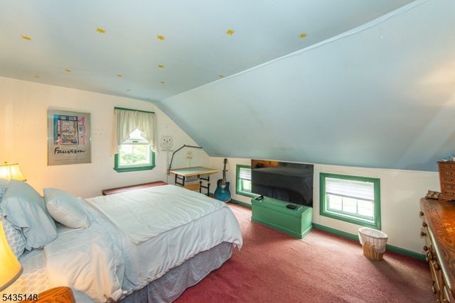 34 Unneberg Ave, Roxbury Twp., NJ 07876