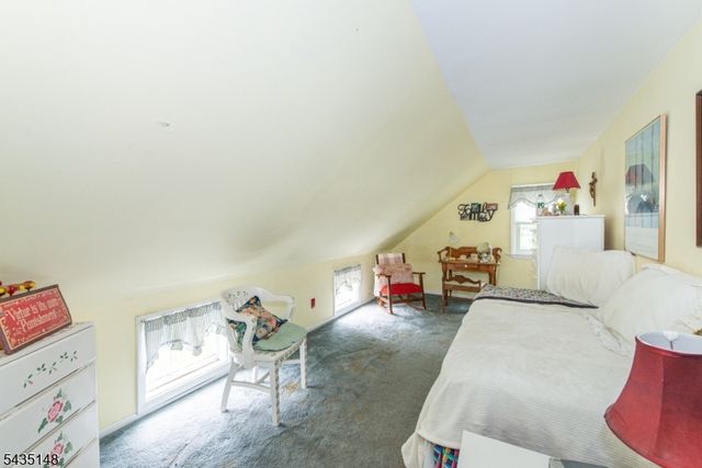 34 Unneberg Ave, Roxbury Twp., NJ 07876