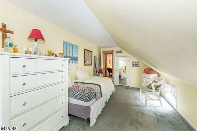 34 Unneberg Ave, Roxbury Twp., NJ 07876