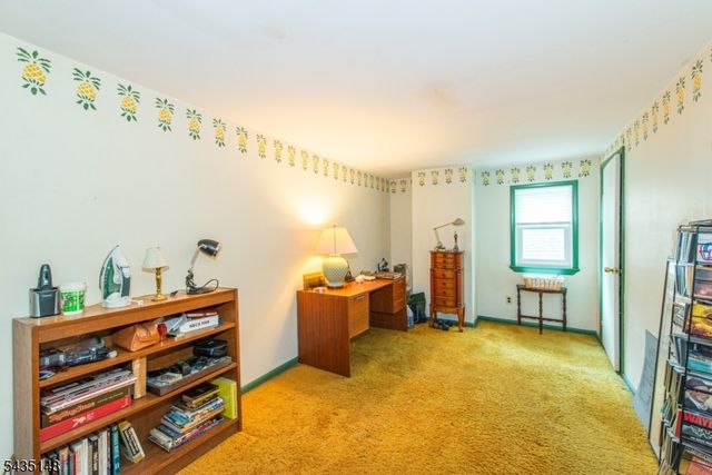 34 Unneberg Ave, Roxbury Twp., NJ 07876