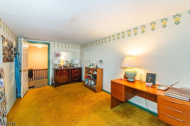 34 Unneberg Ave, Roxbury Twp., NJ 07876