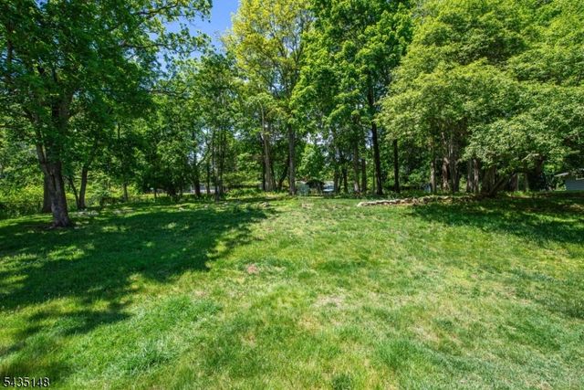 34 Unneberg Ave, Roxbury Twp., NJ 07876