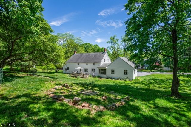 34 Unneberg Ave, Roxbury Twp., NJ 07876