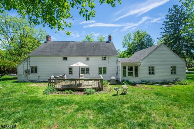 34 Unneberg Ave, Roxbury Twp., NJ 07876