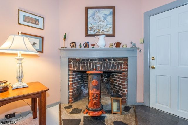 34 Unneberg Ave, Roxbury Twp., NJ 07876
