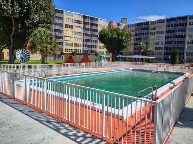 1690 NE 191st St 315-1, Miami, FL 33179