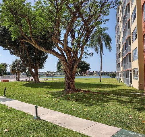 1690 NE 191st St 315-1, Miami, FL 33179