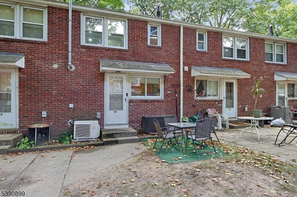 130 Glenbrook Pkwy 7D, Englewood City, NJ 07631
