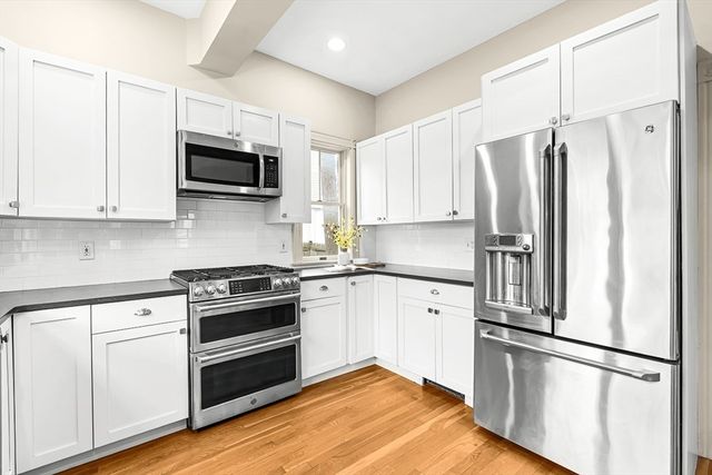 207 Weston Rd, Wellesley, MA 02482